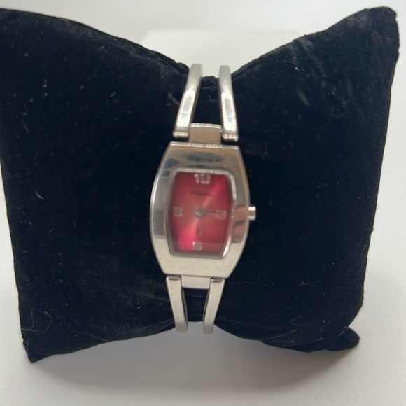 FOSSIL Women’s Watch - Picture 1 of 4